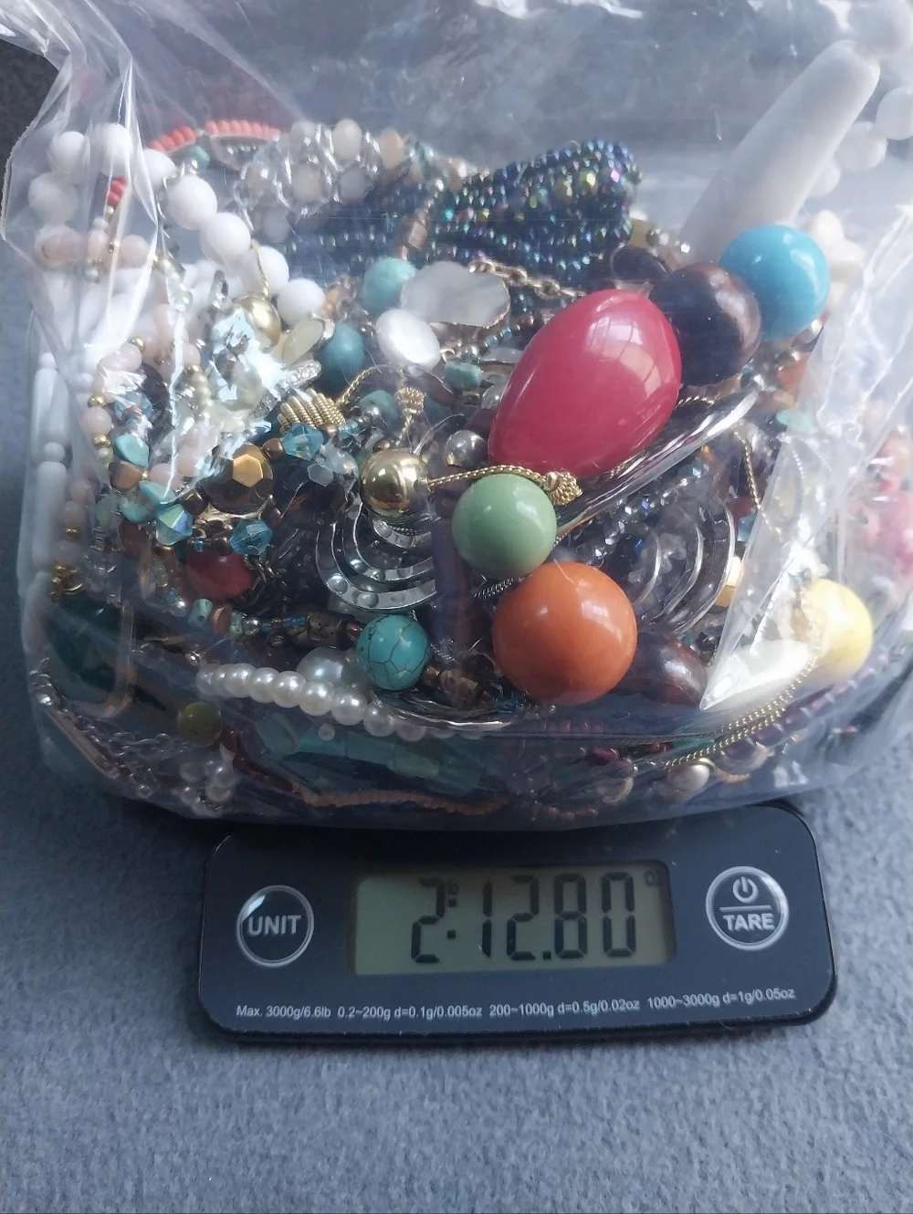 Lot of Wearable Vintage To Modern Costume Jewelry 2Ib+ - Picture 4 of 4